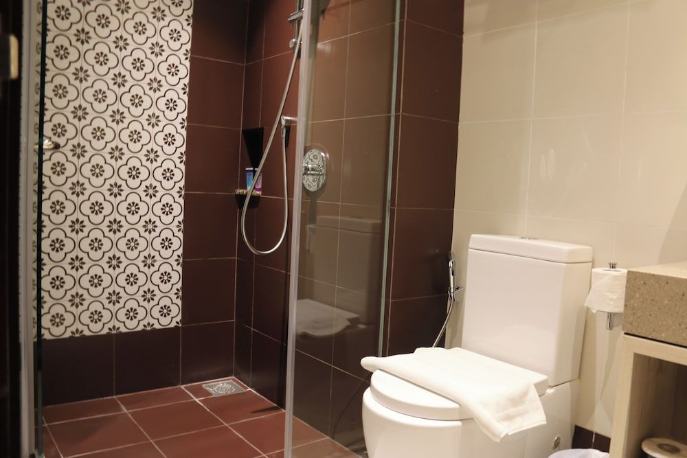 Aqueen Prestige Hotel Lavender Hamilton Interior Room ( No Window) 3