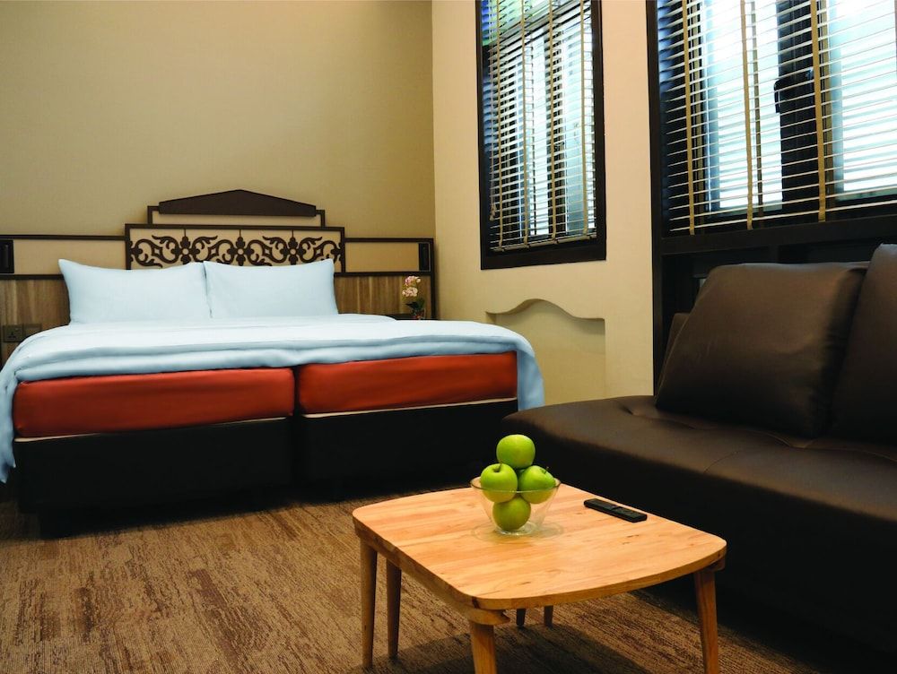 Hamilton Premier Room