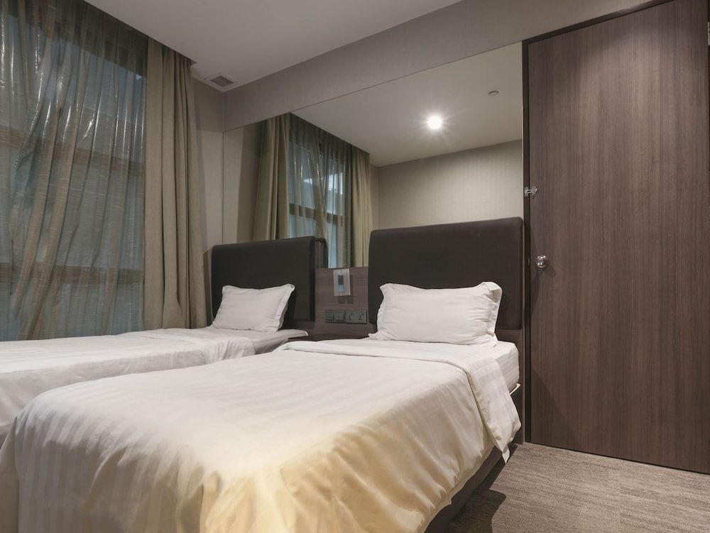 Connecting Room