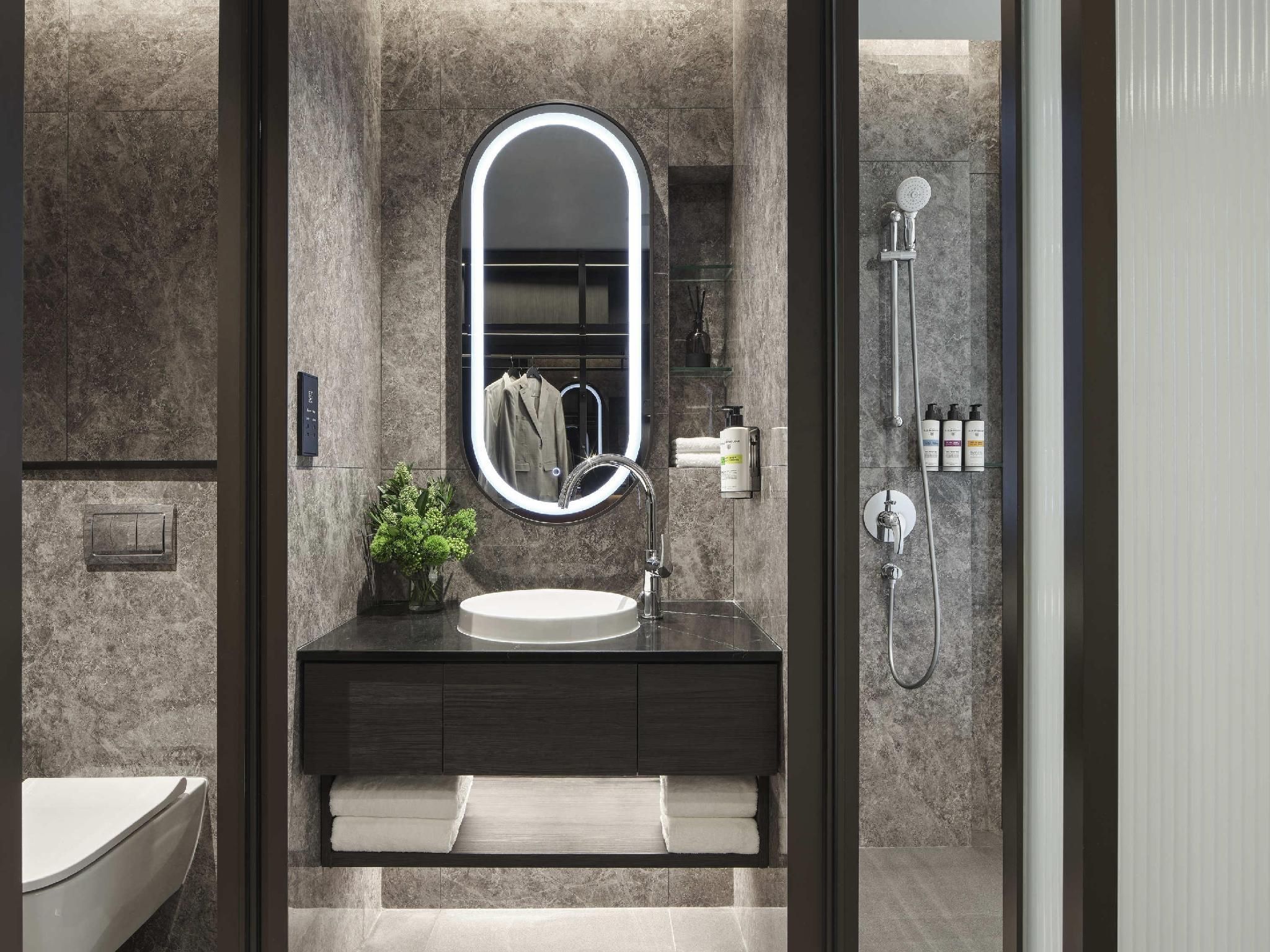 High Floor Executive Room, 2 Single Beds, Rain Shower, Executive Lounge Access