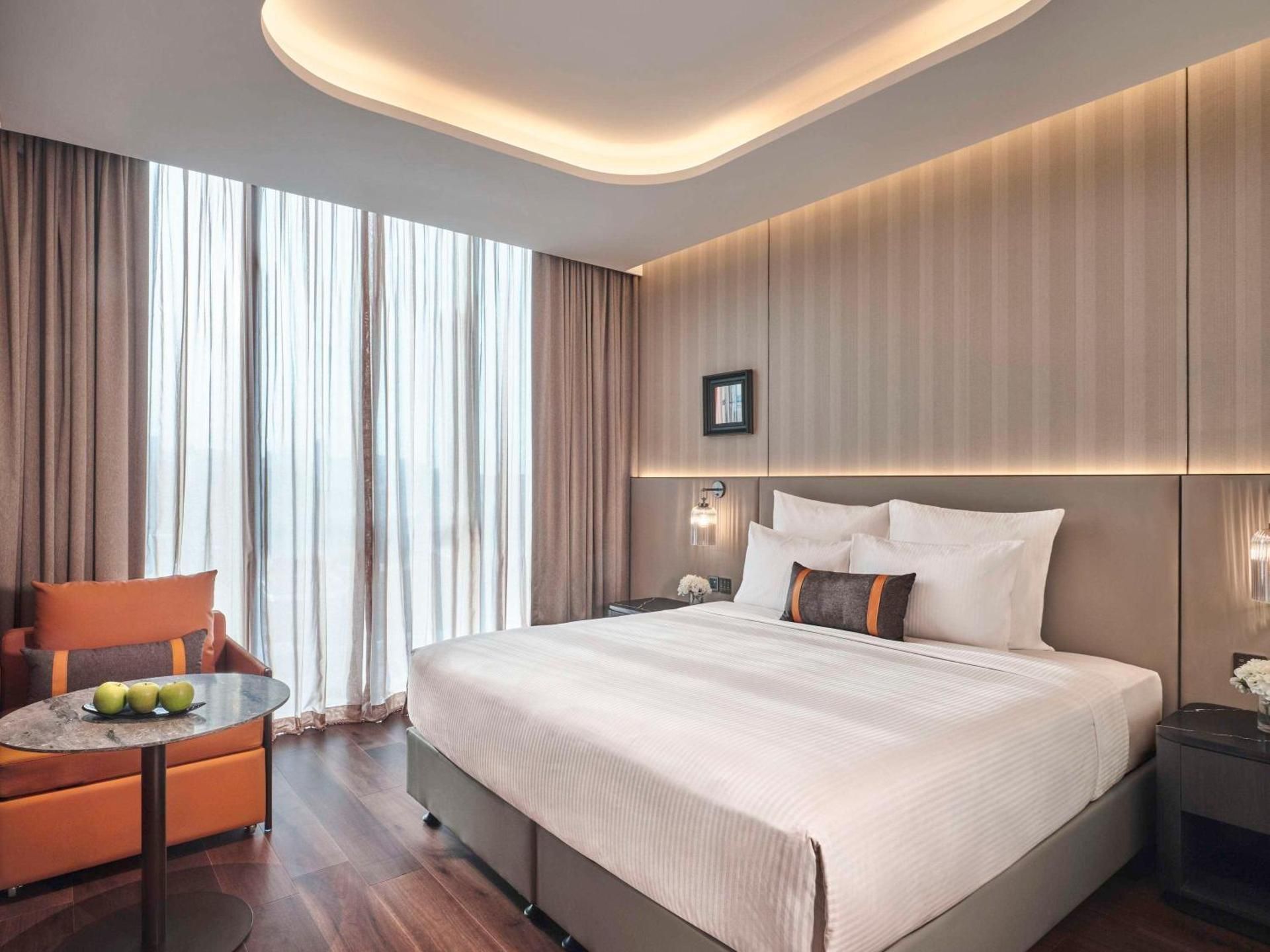 Deluxe Room, 1 King Bed, Rain Shower