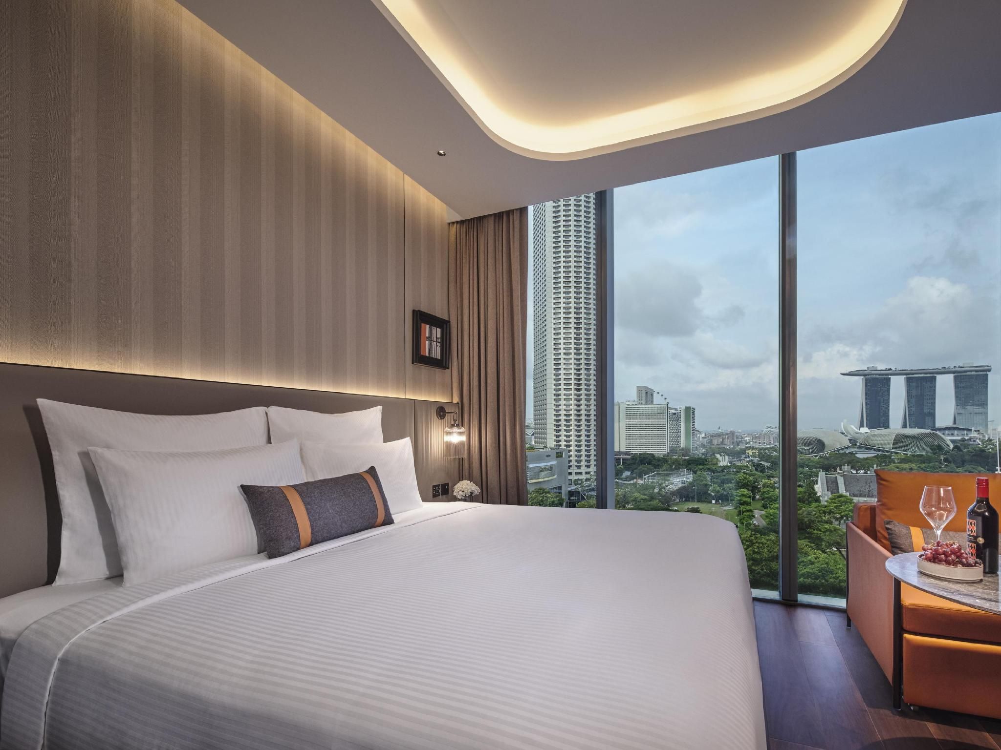 High Floor Executive Room, 1 King Bed, Rain Shower, Executive Lounge Access, Bay View