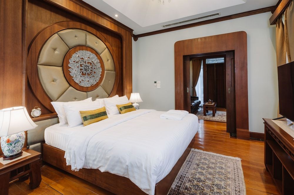Suite Jacuzzi Room