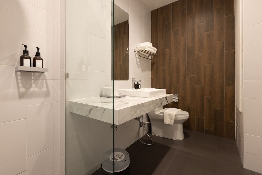 AMIRI PLACE HOTEL Family Room 16