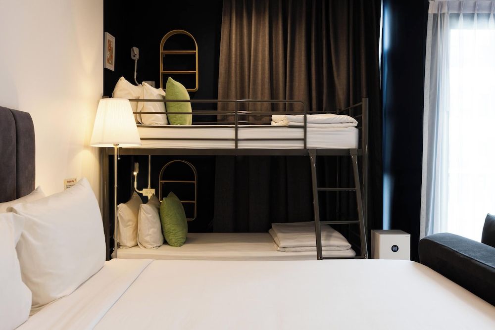 AMIRI PLACE HOTEL Family Room 4