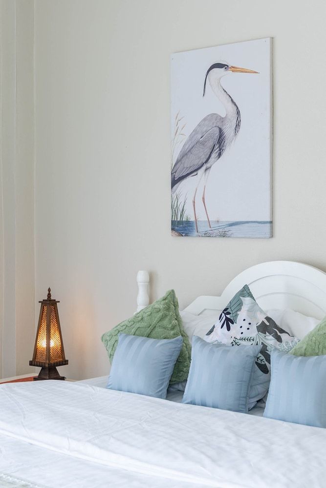 Executive Studio Suite, 1 King Bed, Garden View