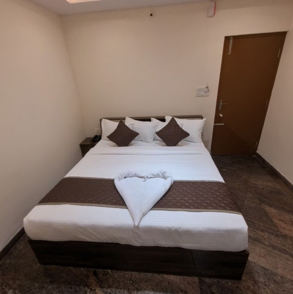 Deluxe Room AC