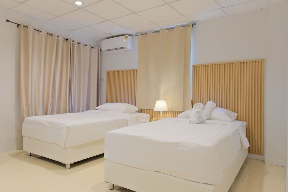 Baan Chinnakarn Twin Room, Balcony, City View