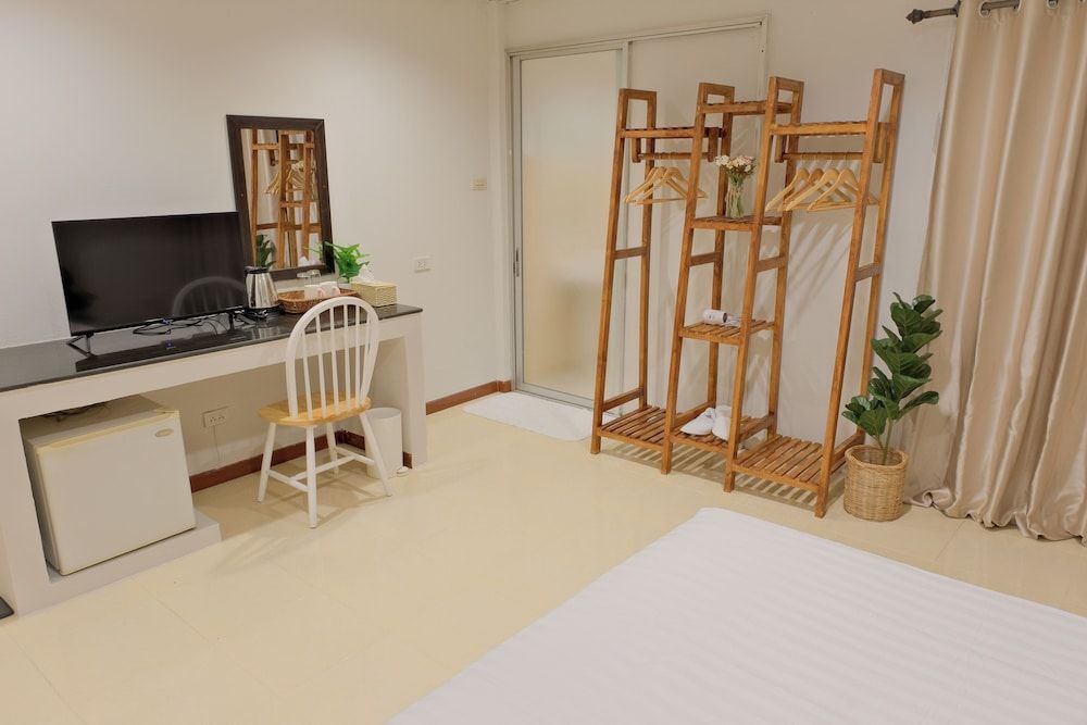Baan Chinnakarn Double Room, Balcony 8