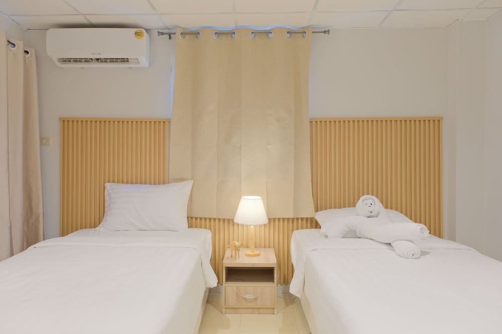 Baan Chinnakarn Twin Room, Balcony, City View 5