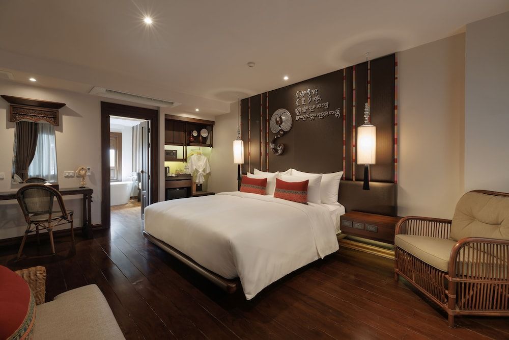 Deluxe Double Room, Bathtub