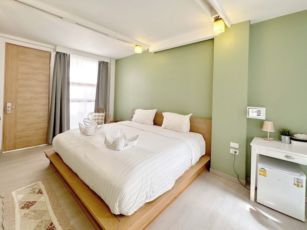 Deluxe Double Room, Garden View
