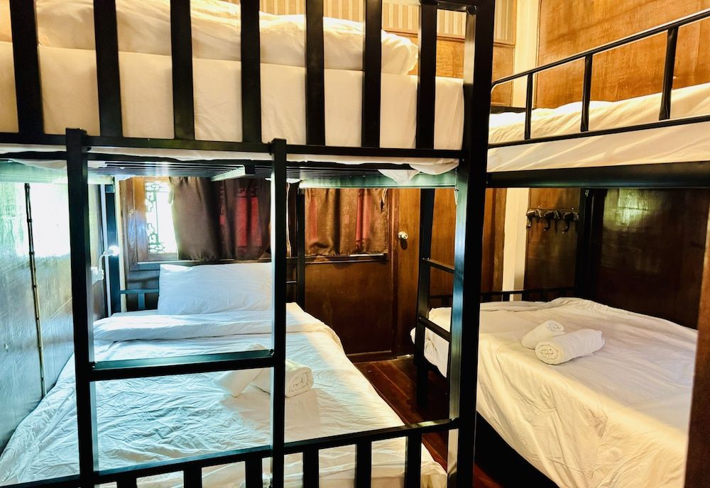 Bed in 4-Bed Mixed Dorm Room