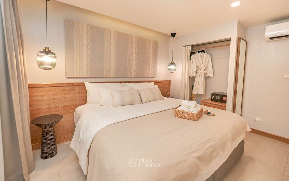 KHU-MUANG SUITE