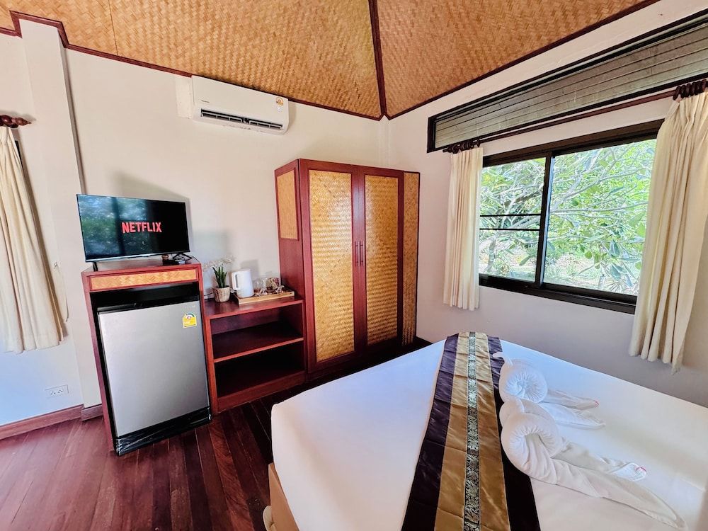 Deluxe Seaview