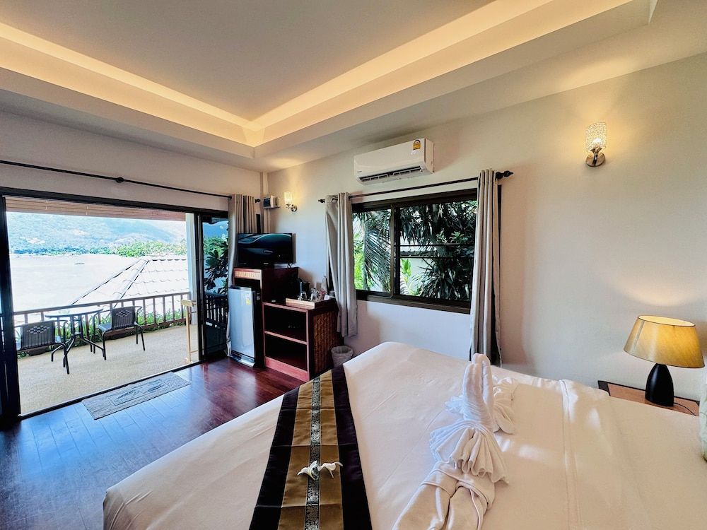 Deluxe Seaview