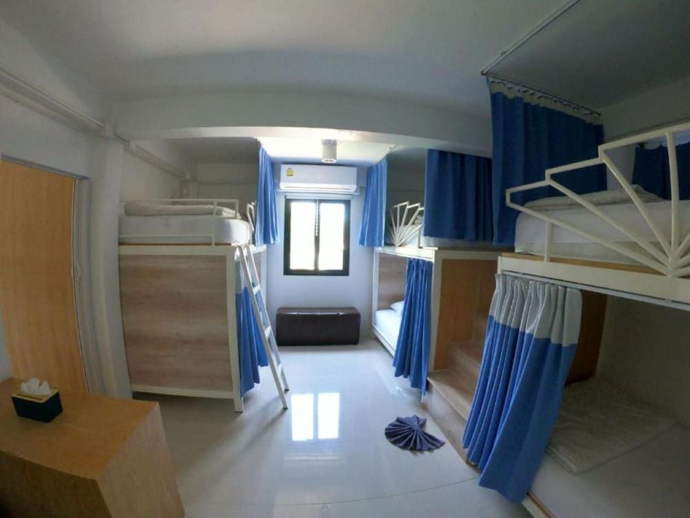 The Rock Samui Poshtel Lamai Beach Shared Dormitory, Mixed Dorm 4