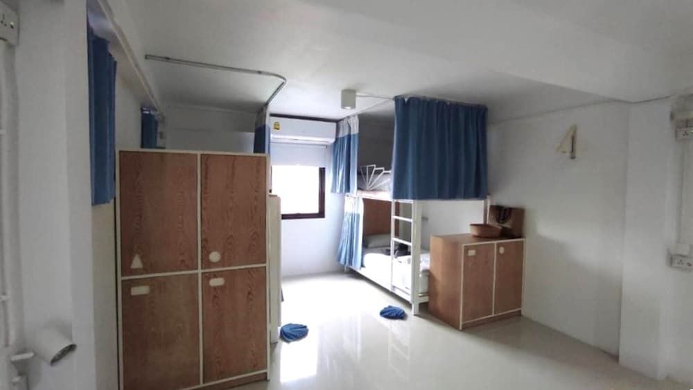 The Rock Samui Poshtel Lamai Beach Shared Dormitory, Women only 5