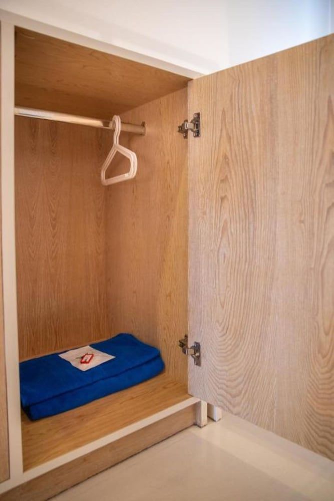 The Rock Samui Poshtel Lamai Beach Shared Dormitory, Women only