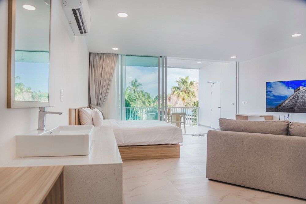 Replay Pool Villa Grand Studio Suite, Sea View 10