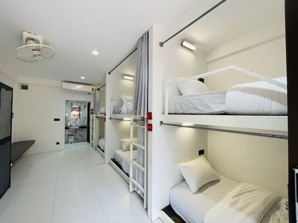 Samui Beach Hostel Standard Shared Dormitory, Non Smoking 9