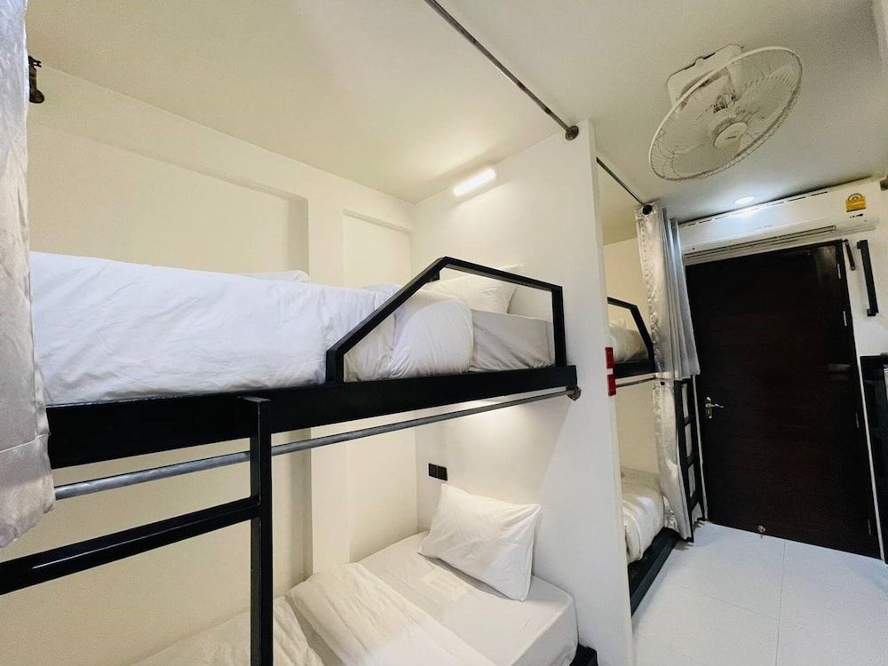 Samui Beach Hostel Standard Shared Dormitory, Non Smoking 3