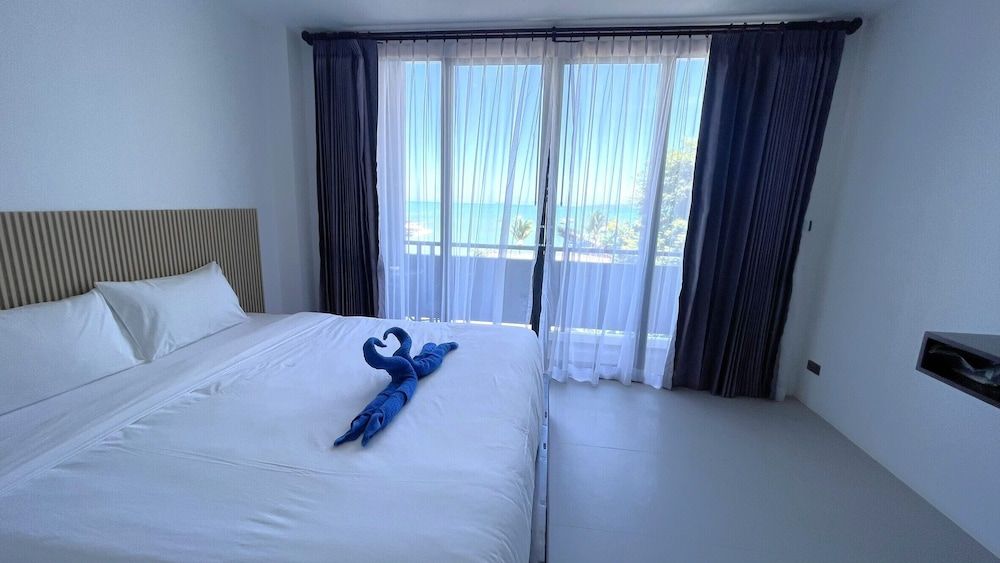 Rockstar Beach Apartments Deluxe Double or Twin Room, Ocean View