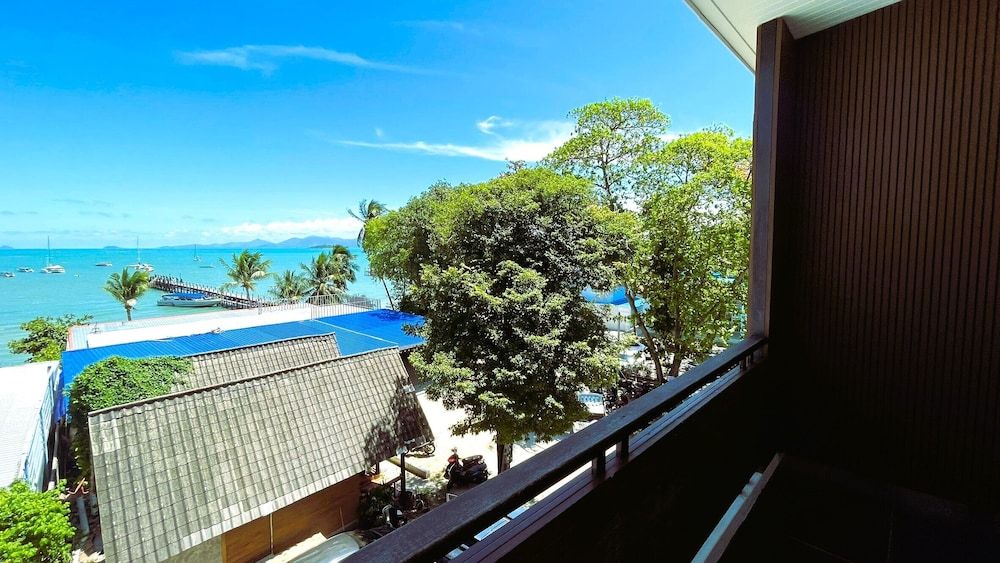 Rockstar Beach Apartments Deluxe Double or Twin Room, Ocean View 7