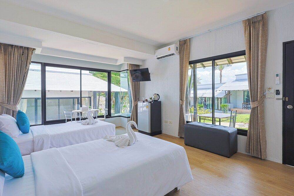 Deluxe Twin Room, Garden View