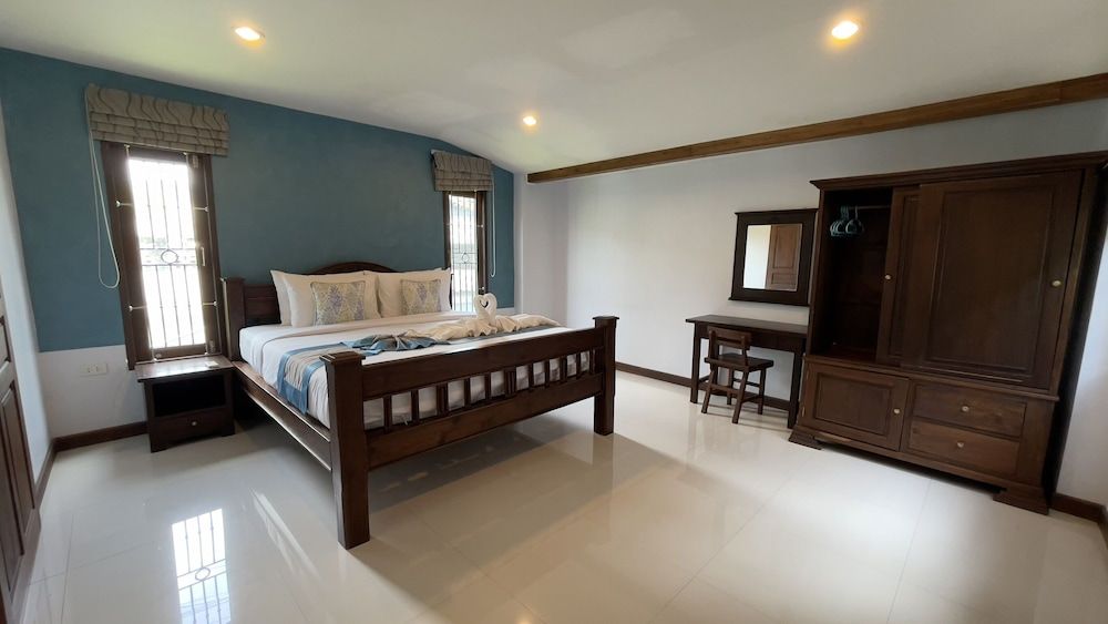 Superior Cottage