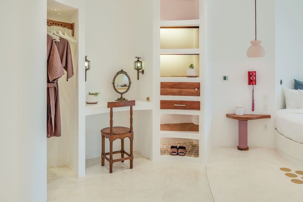 Ampersand Resort Premier Room 5