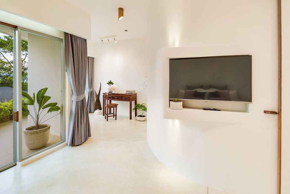 Ampersand Resort Premier Room 7