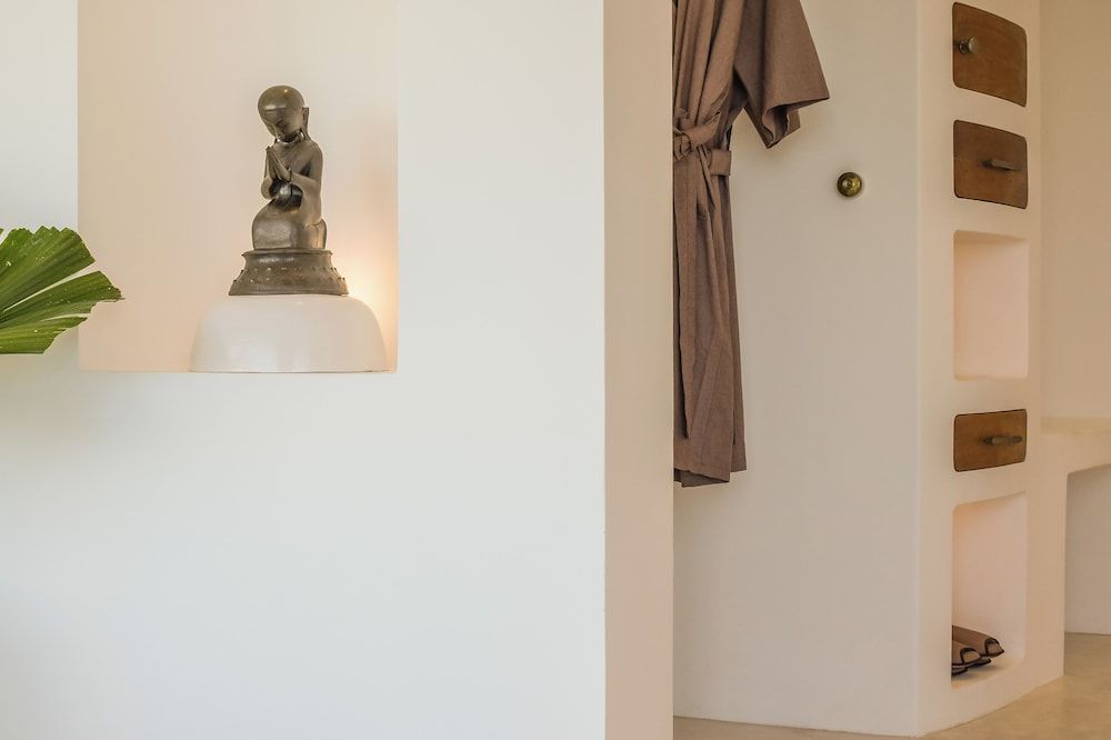 Ampersand Resort Signature Room 10