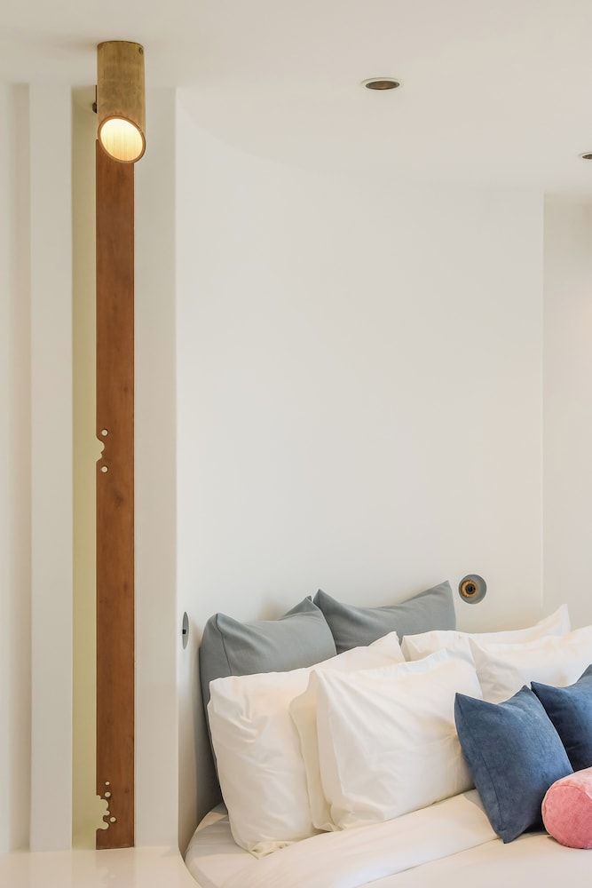 Ampersand Resort Signature Room 8