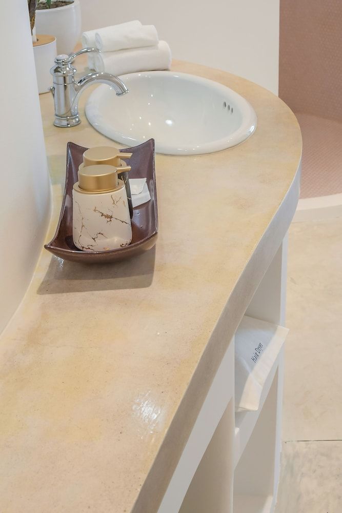 Ampersand Resort Signature Room 7