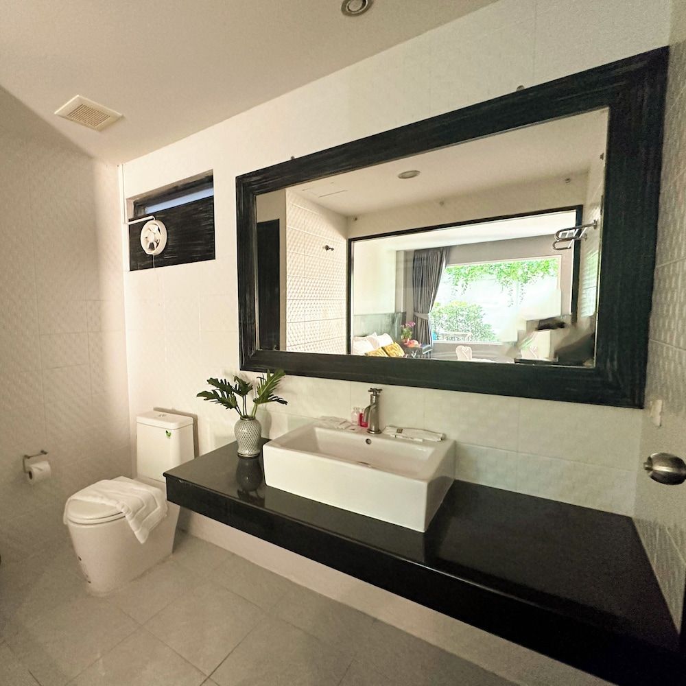 JALMIN Samui Hotel Deluxe Triple Room 10