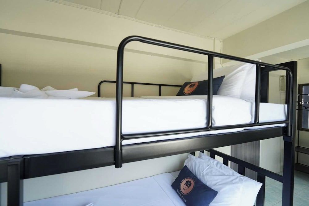 RQ Bangkok Huai Khwang by Collection O Superior Twin Room