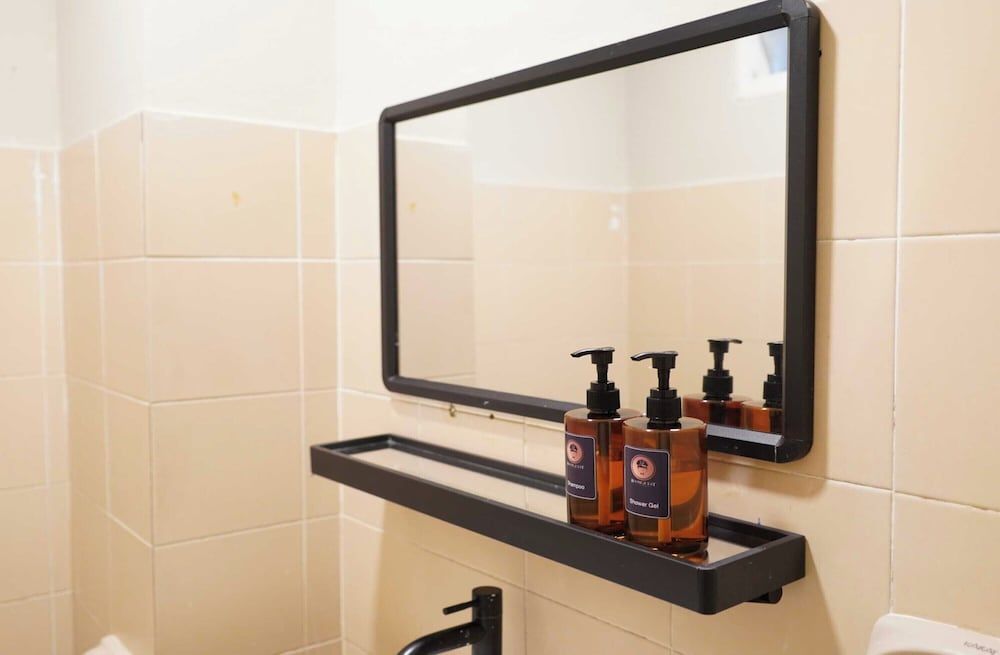 RQ Bangkok Huai Khwang by Collection O Superior Twin Room 6