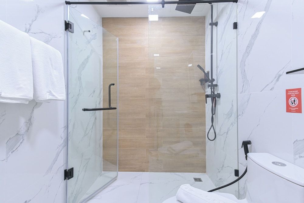 Shewin de Bangkok Deluxe Twin Room 8