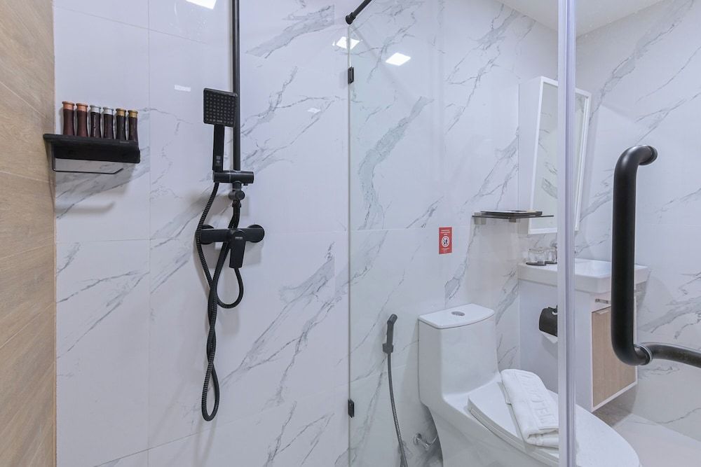 Shewin de Bangkok Deluxe Twin Room 6