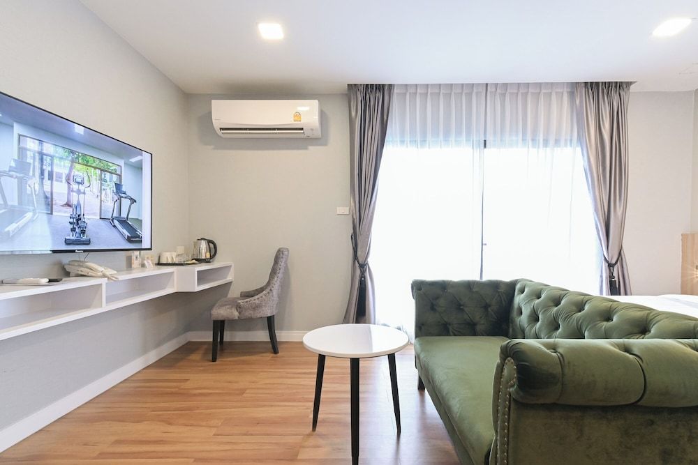 Shewin de Bangkok Deluxe Twin Room 12