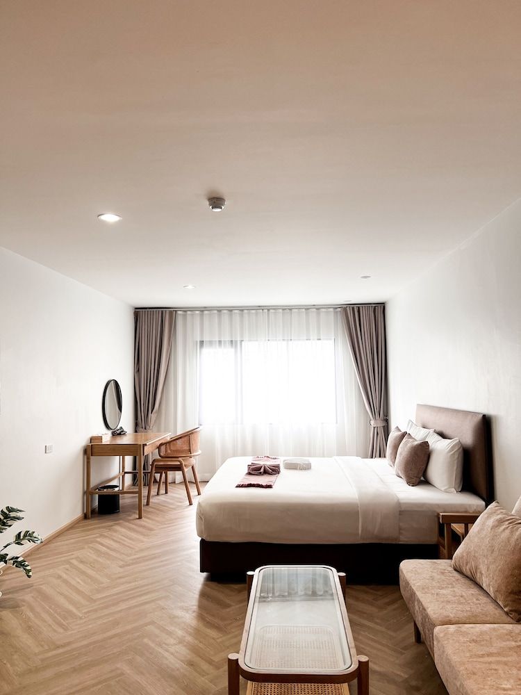 Premium Room, 1 King Bed, Non Smoking