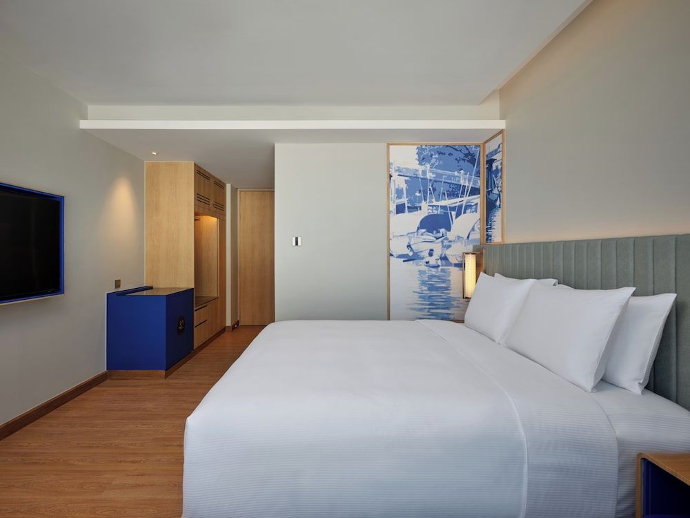 Room, 1 King Bed (Guest)
