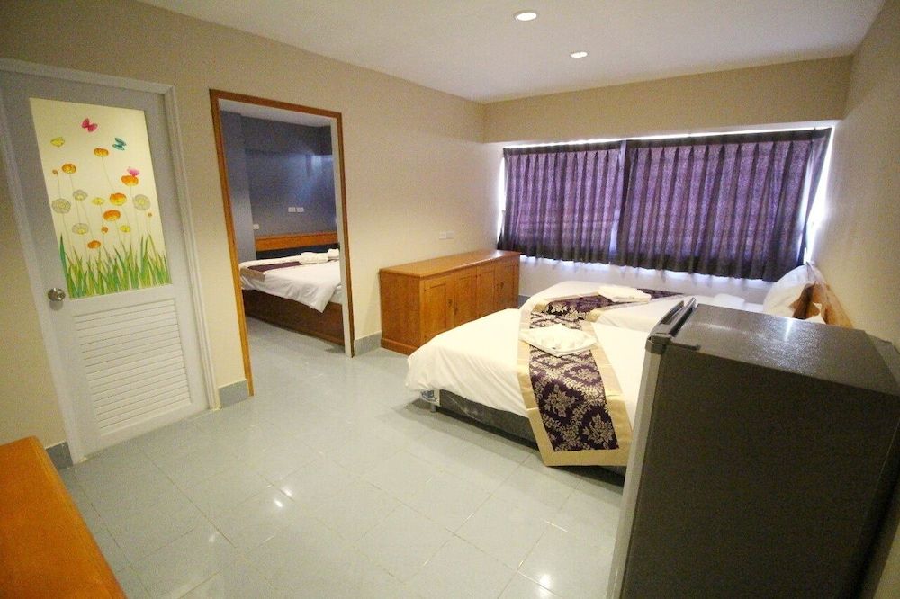 Basic Triple Room, City View