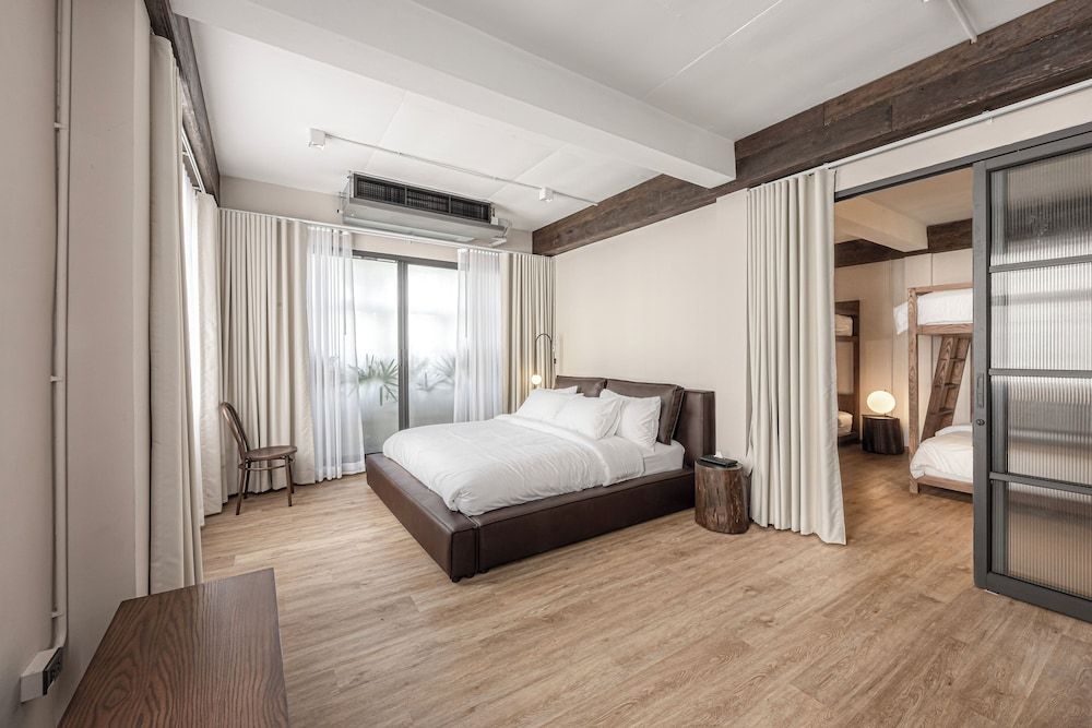 Family Two Bedroom Apartment (2nd fl)