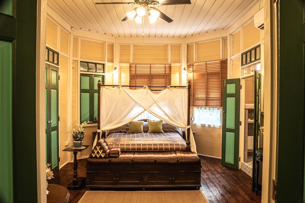 Family Suite, Multiple Beds, Non Smoking, Kitchenette