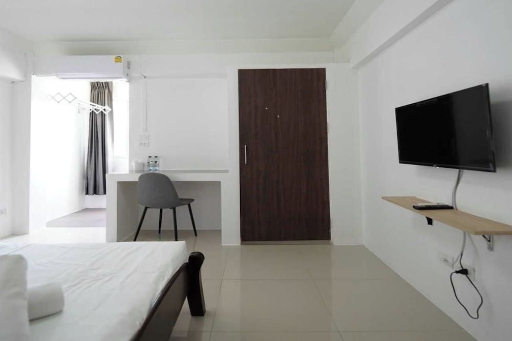 RQ Suvarnabhumi Airport by Collection O Superior Double Room 13