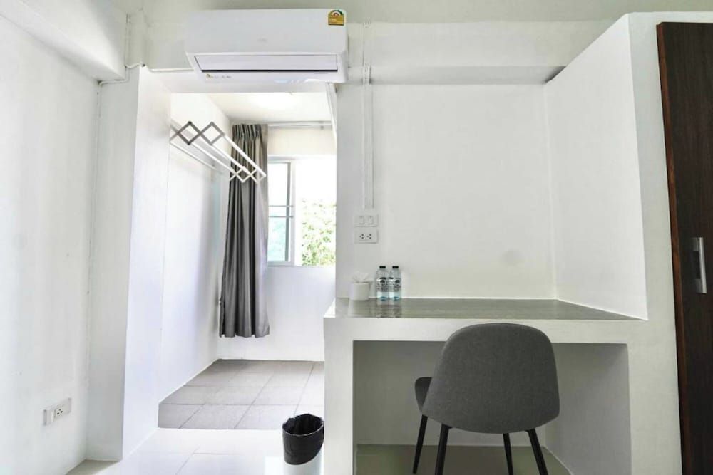 RQ Suvarnabhumi Airport by Collection O Superior Double Room 6