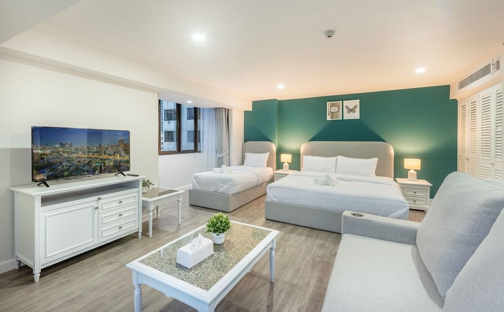 Neom Town Residence Premium Triple Room, City View 5