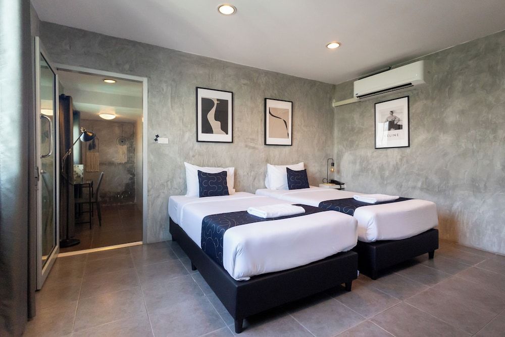 Studio, 2 Twin Beds (Elevator Available)